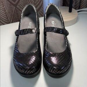 Alegria by PG Lite Flair Leather Metallic Geometric Mary Jane Wedge Pumps- 10.5
